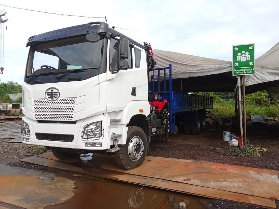Cargo Truck with Crane — built by Syaifar Realty in Sarawak